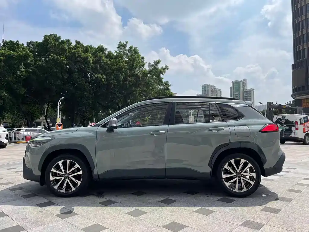 Toyota Corolla Cross — миниатюра 4