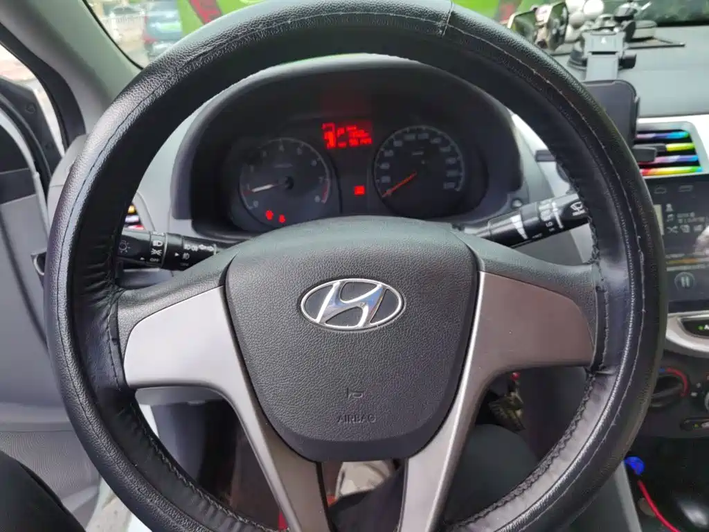 Hyundai Verna — миниатюра 3