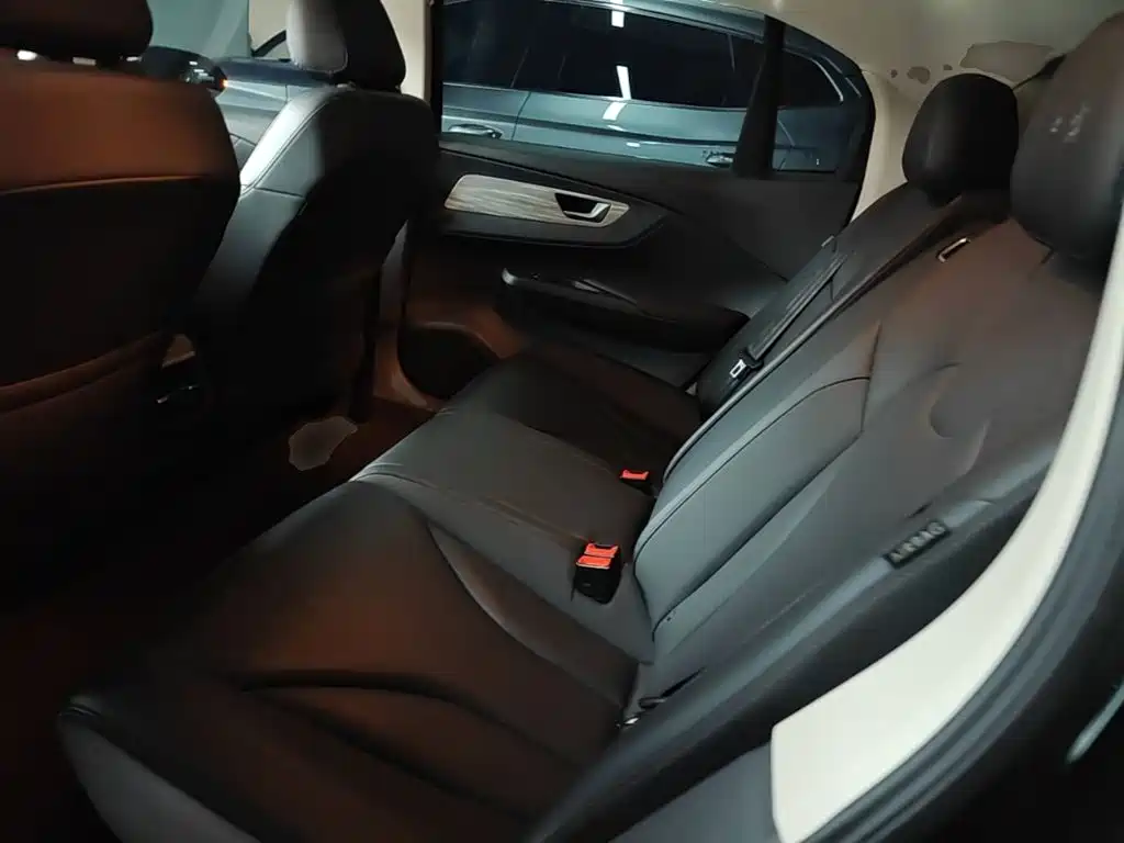 Hongqi Hongqi E-QM5 — миниатюра 17