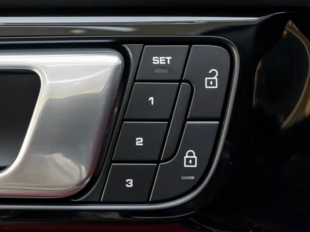 Porsche Panamera — миниатюра 25