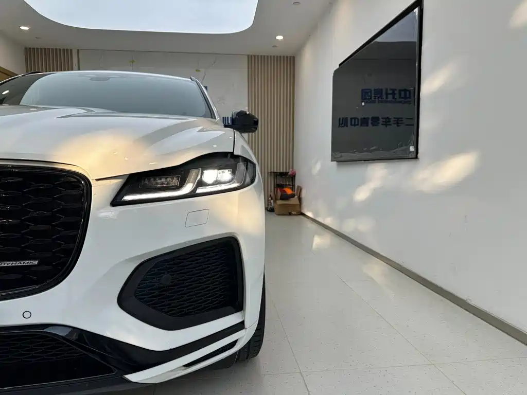 Jaguar F-Pace 2022 P250 R-Dynamic BLACK