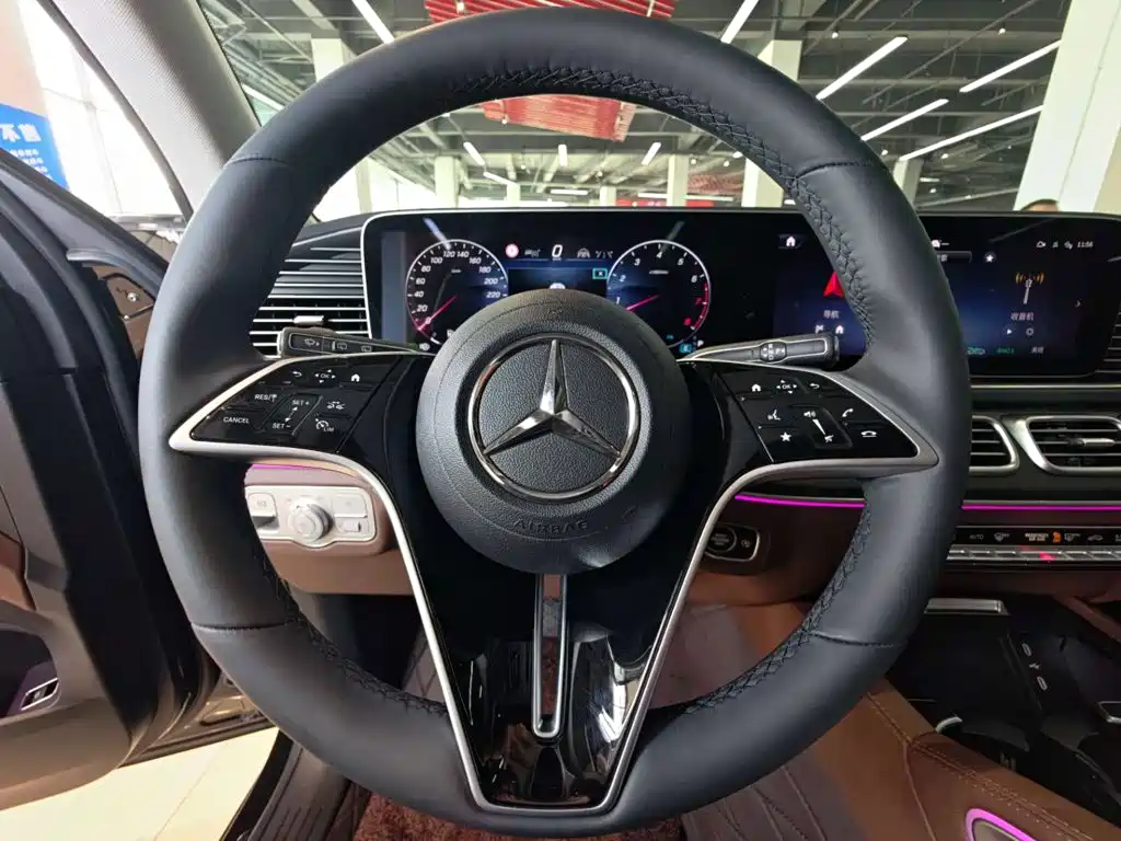 Mercedes-Benz GLE (Import) — миниатюра 30