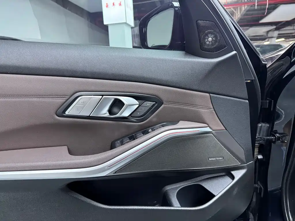 BMW 3 Series — миниатюра 4