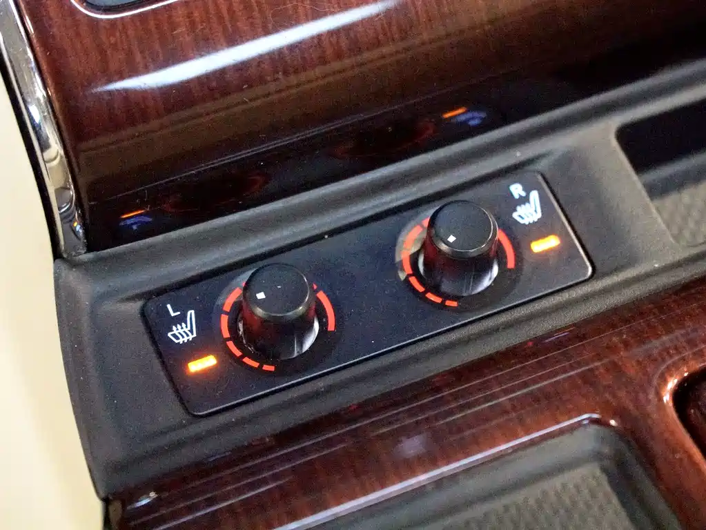 Toyota Alphard — миниатюра 18