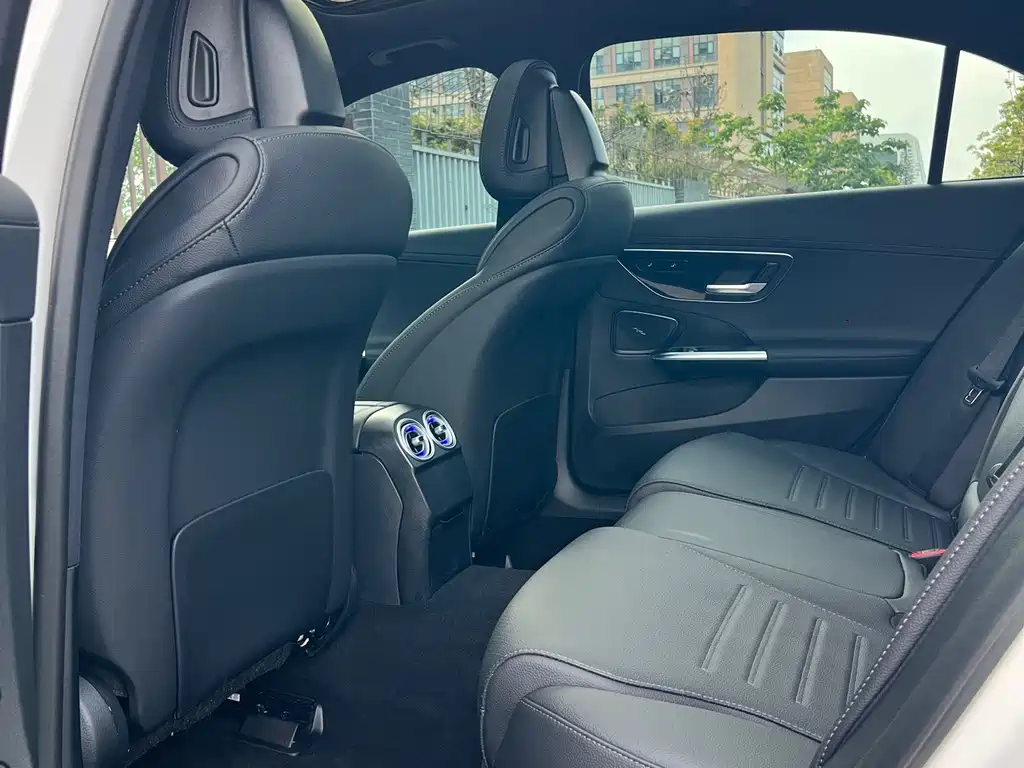 Mercedes-Benz C-Class — миниатюра 5
