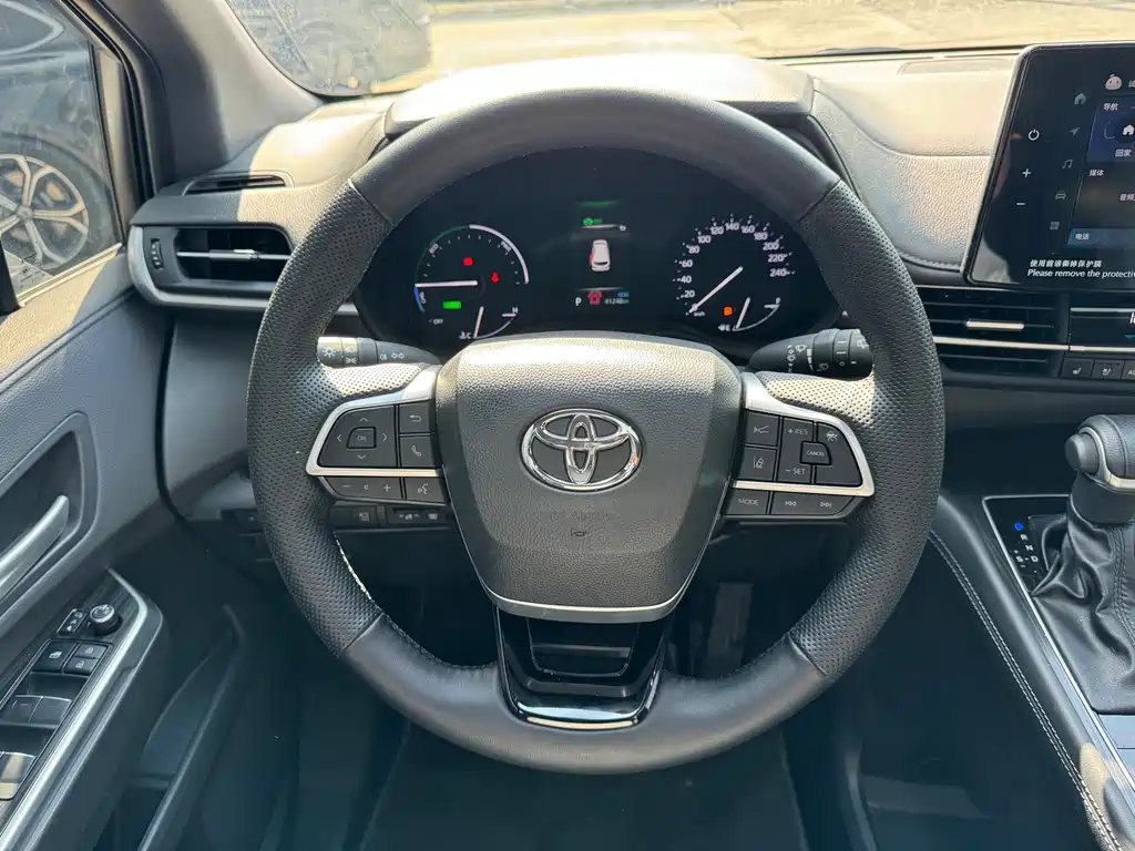 Toyota Sienna — миниатюра 5