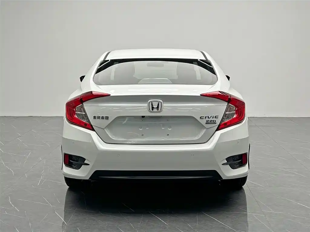 Honda Civic 2016 220TURBO CVT Luxury