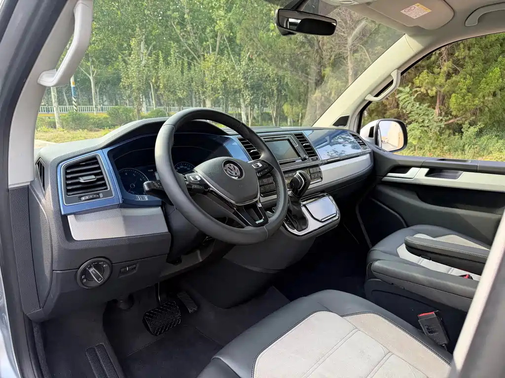 Volkswagen Multivan — миниатюра 17