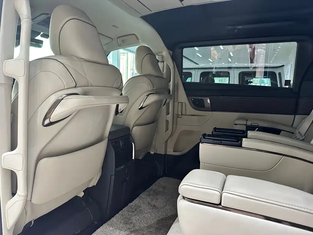Toyota Vellfire — миниатюра 11