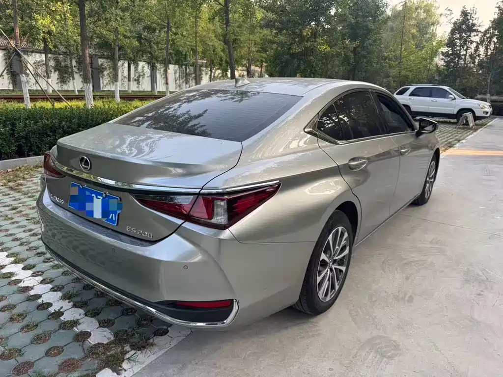 Lexus ES — миниатюра 2