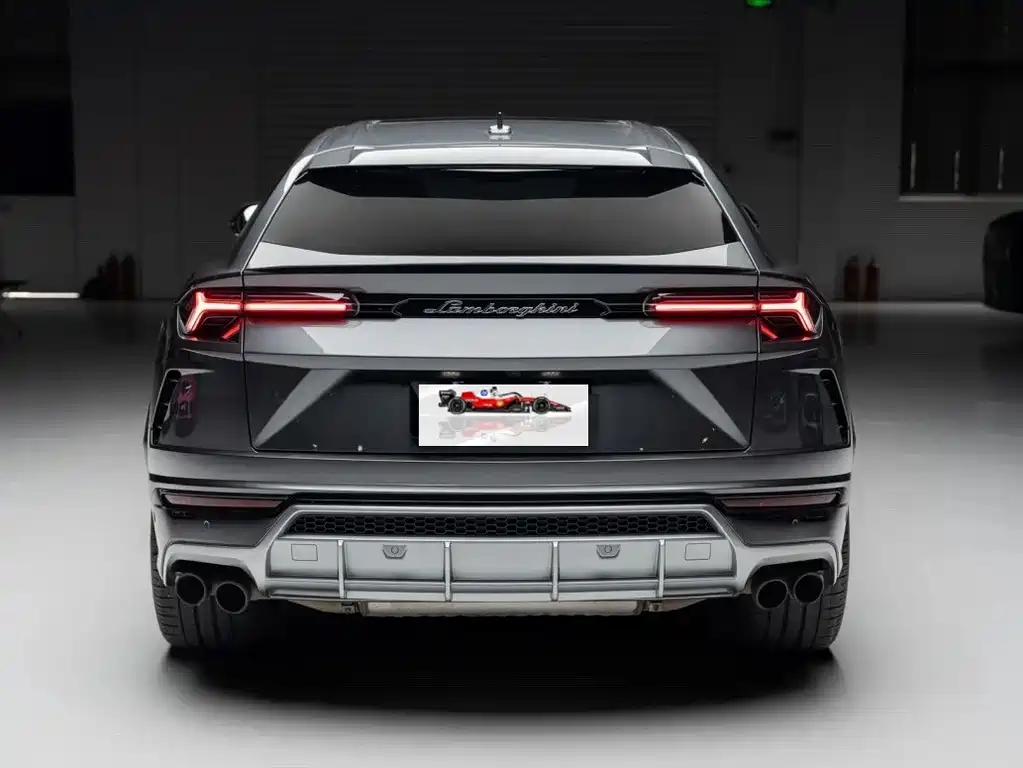 Lamborghini Urus — миниатюра 3