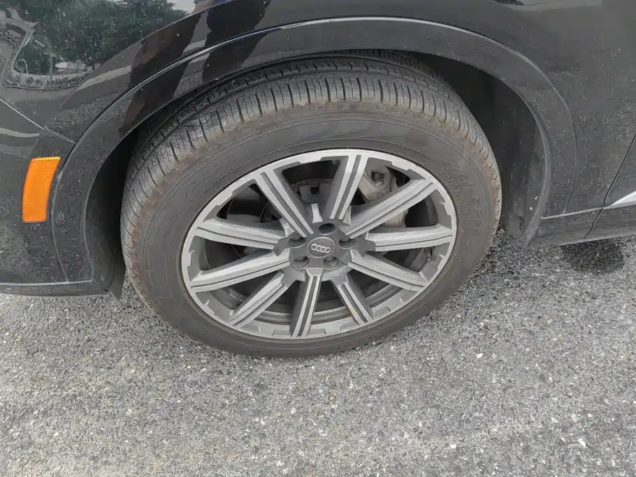 Audi Q7 — миниатюра 6