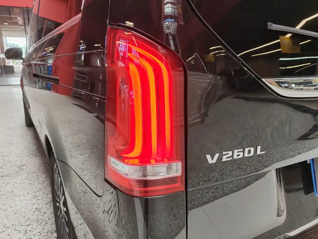 Mercedes-Benz V-Class — миниатюра 23