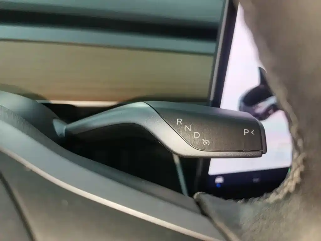 Tesla Model 3 — миниатюра 14
