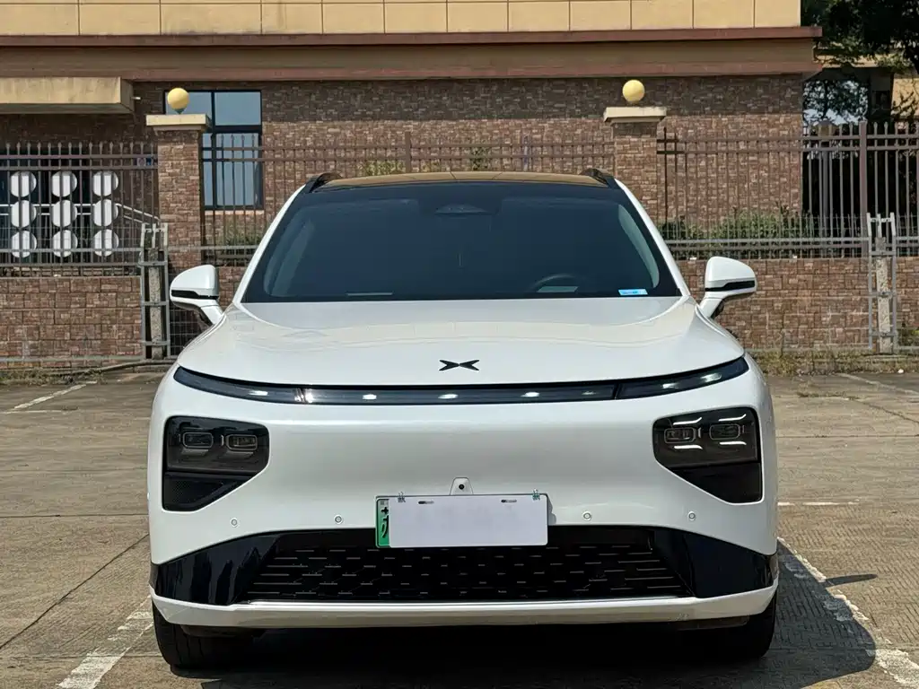 XPeng G9 — миниатюра 2