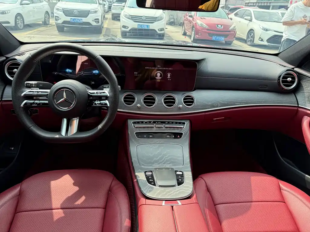 Mercedes-Benz E-Class — миниатюра 7