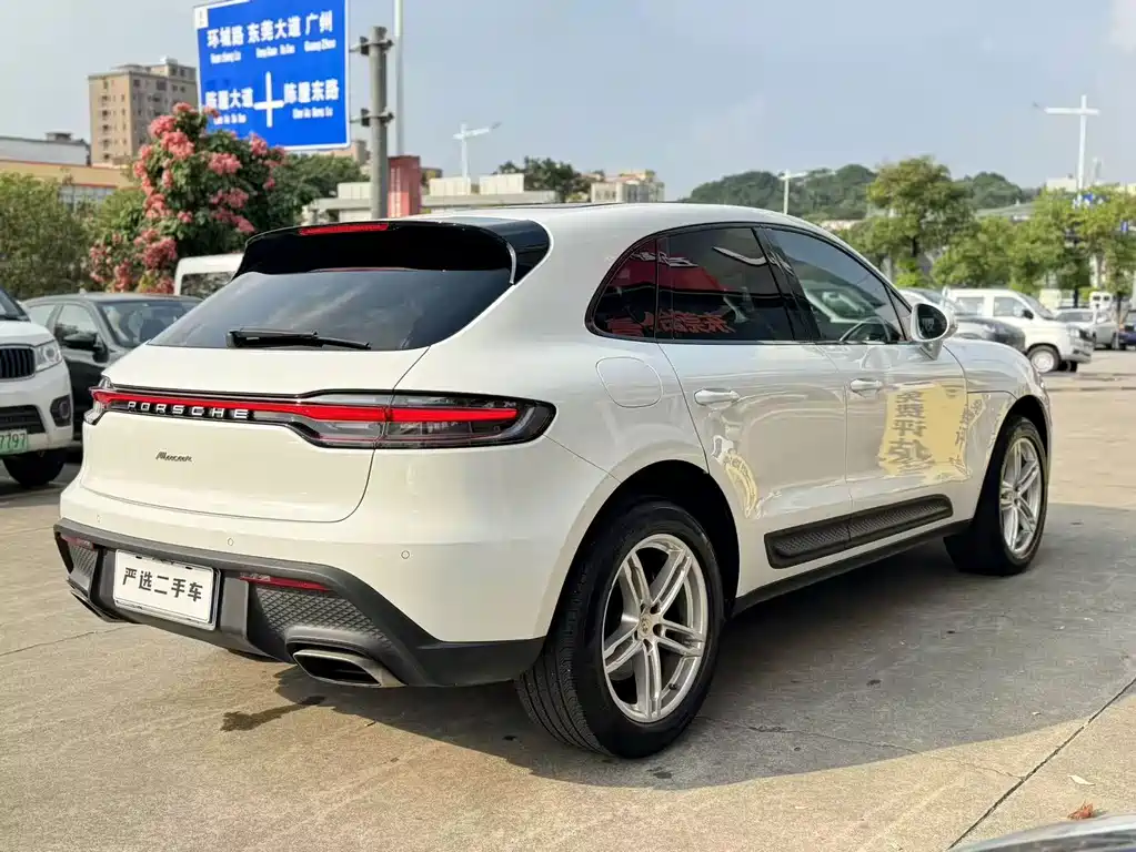 Porsche Macan — миниатюра 9