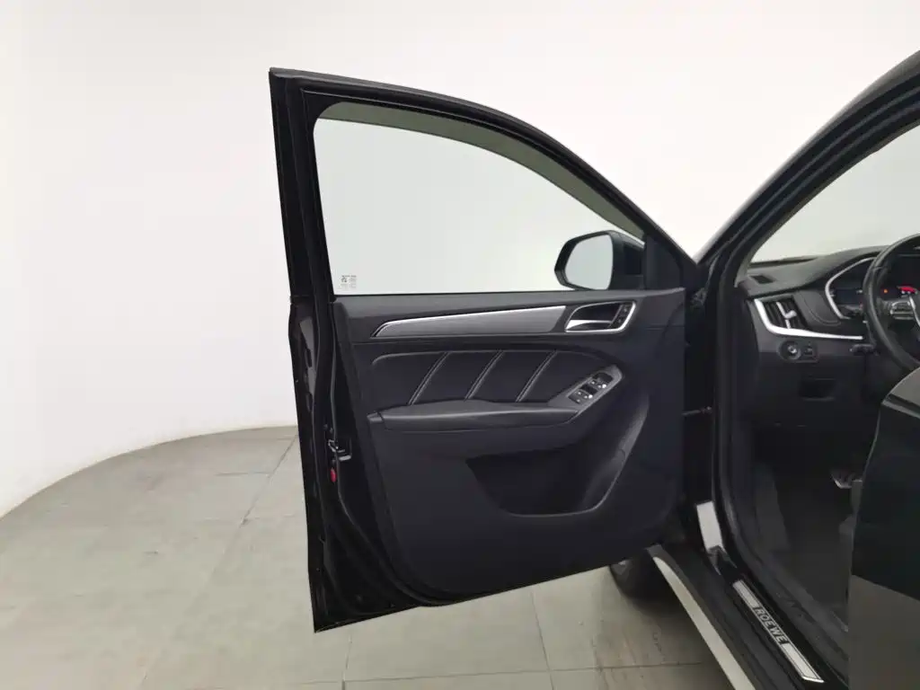 Roewe RX5 — миниатюра 8