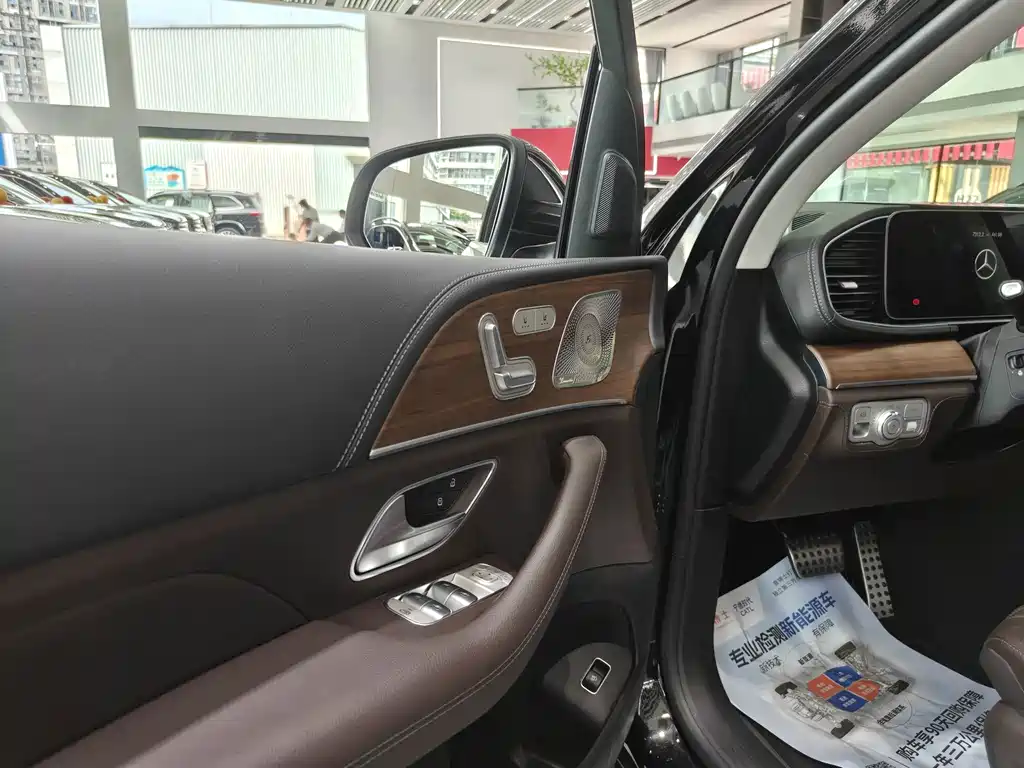 Mercedes-Benz GLS — миниатюра 8