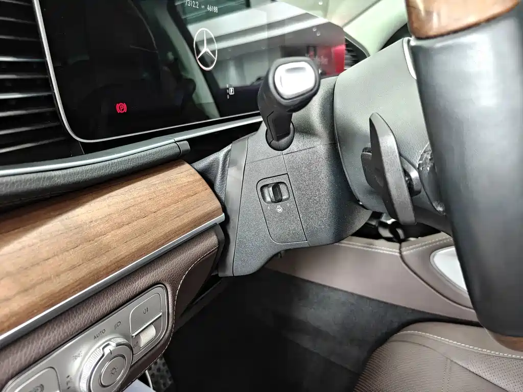 Mercedes-Benz GLS — миниатюра 10