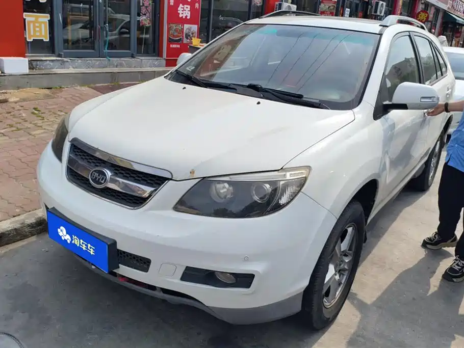 BYD S6