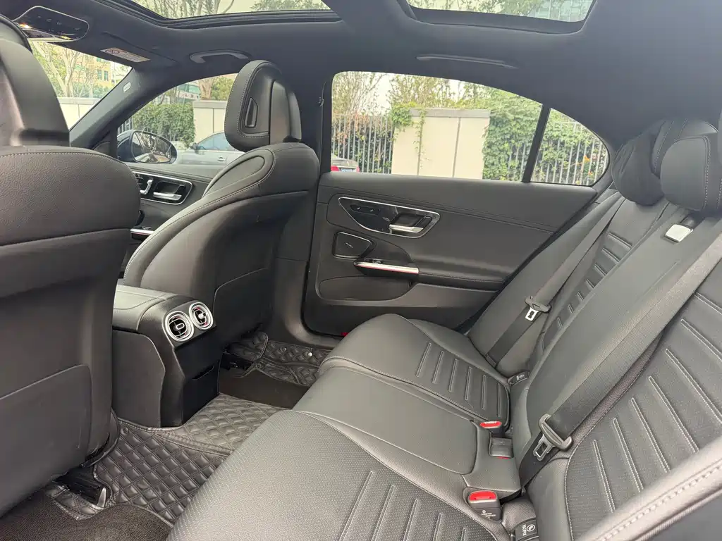 Mercedes-Benz C-Class — миниатюра 9