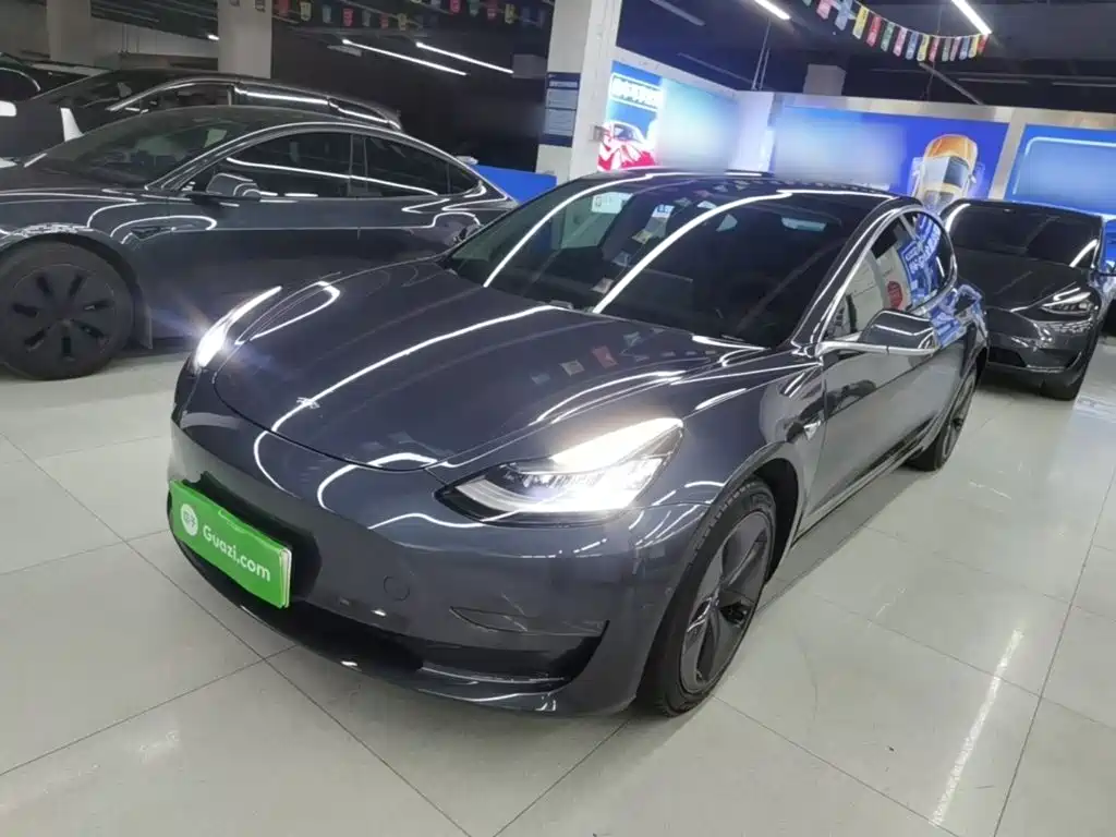 Tesla Model 3 — миниатюра 2