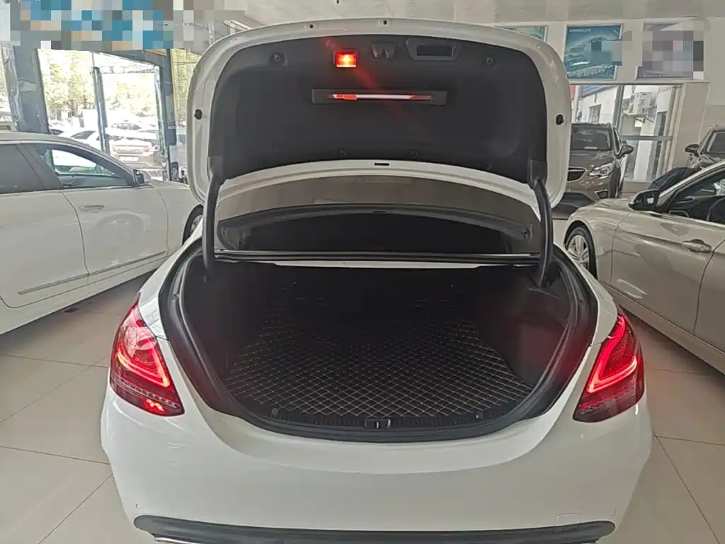 Mercedes-Benz C-Class — миниатюра 19