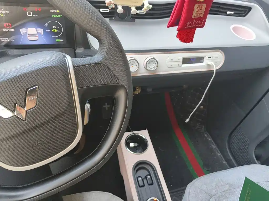 Wuling MINIEV — миниатюра 9