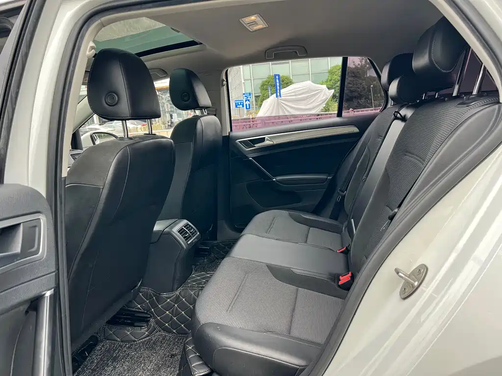 Volkswagen Golf 2018 230TSI AT Comfort