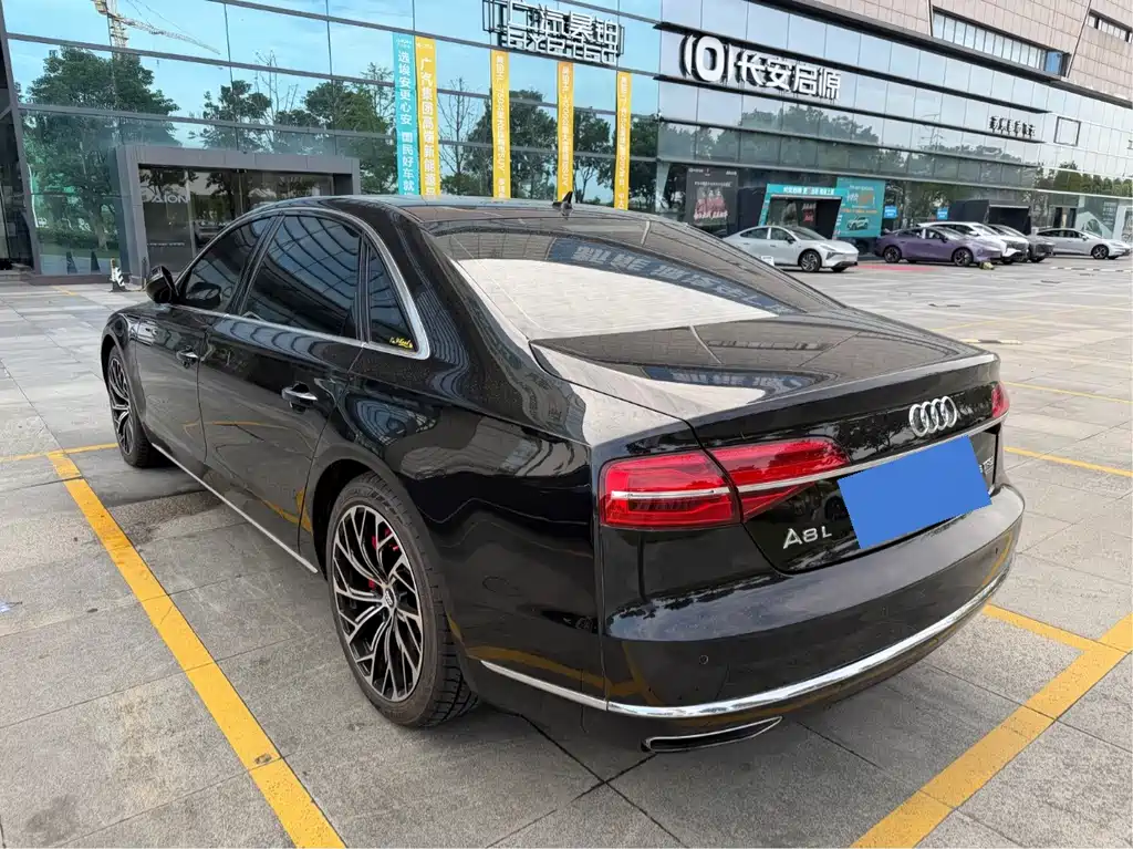 Audi A8 — миниатюра 9
