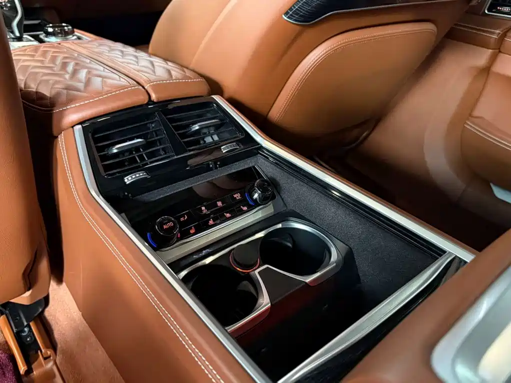 BMW 7 Series — миниатюра 31