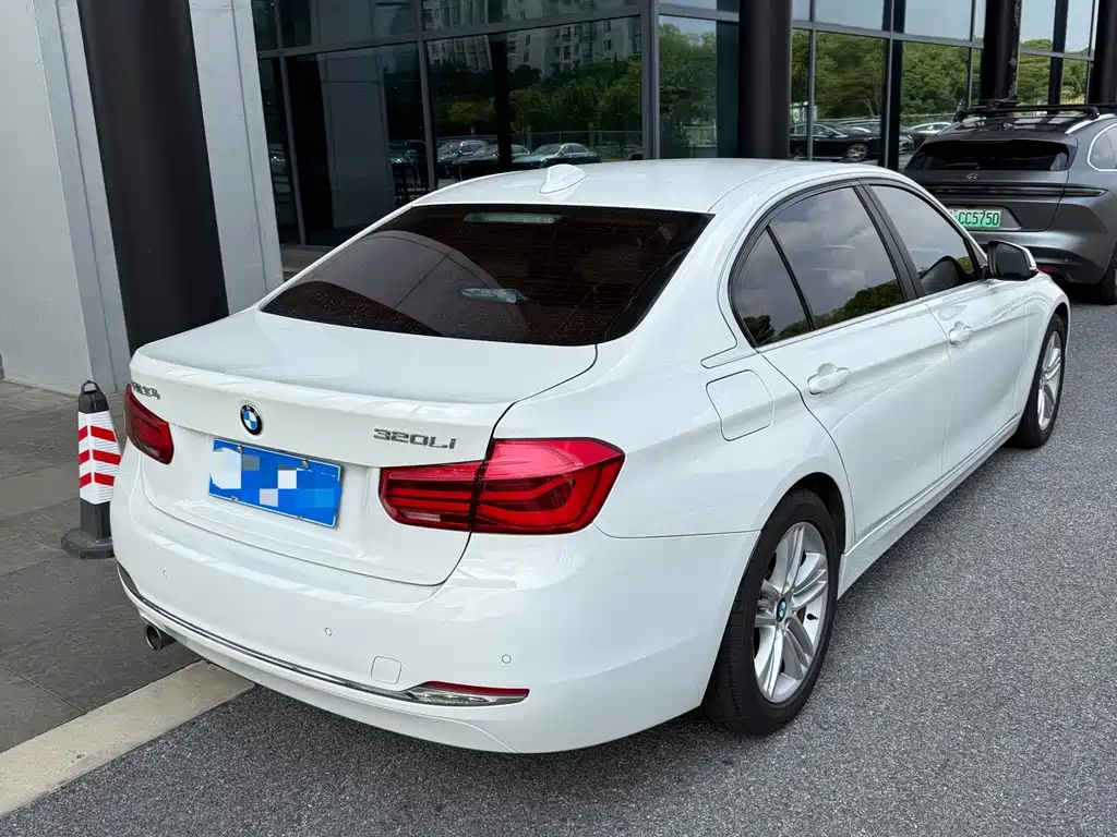 BMW 3 Series — миниатюра 4