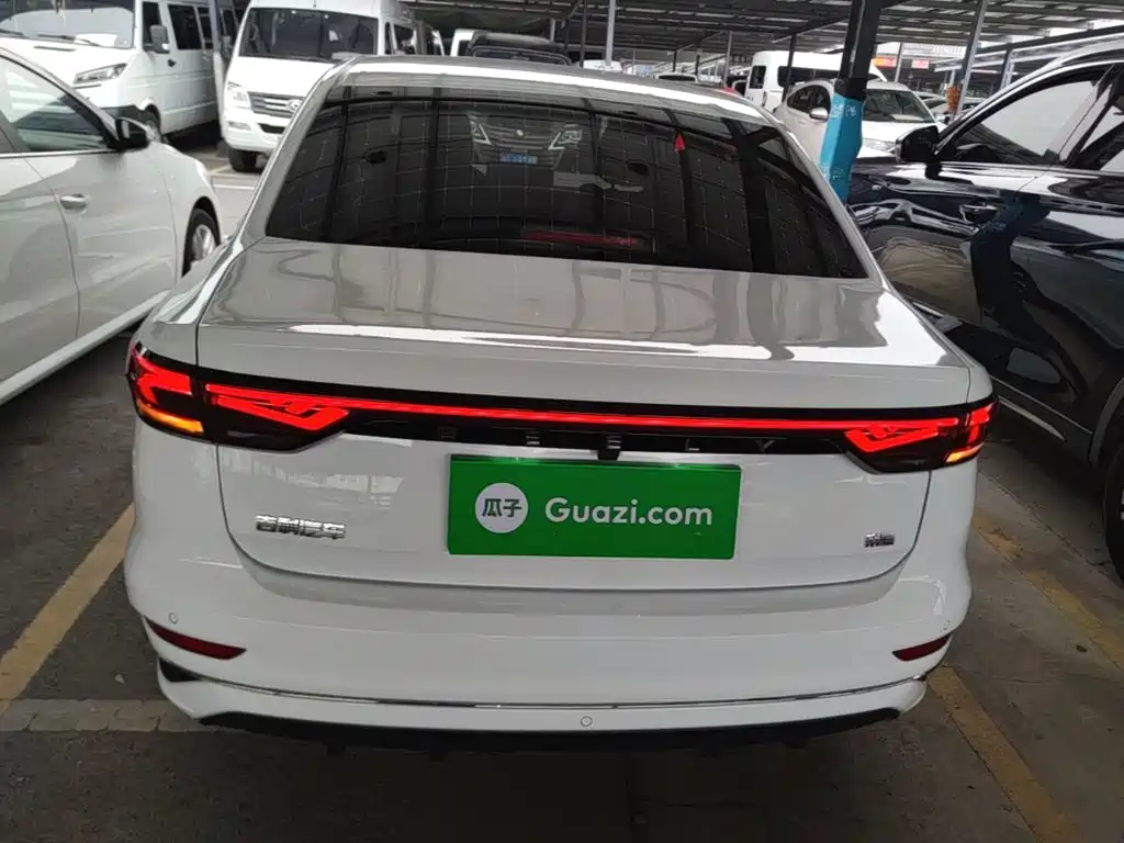 Geely Emgrand 2025 4 1.5L CVT Luxury