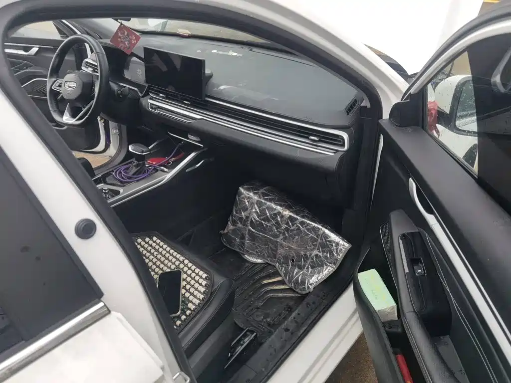 Geely Emgrand — миниатюра 20