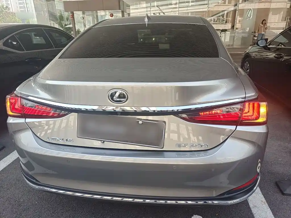 Lexus ES — миниатюра 6