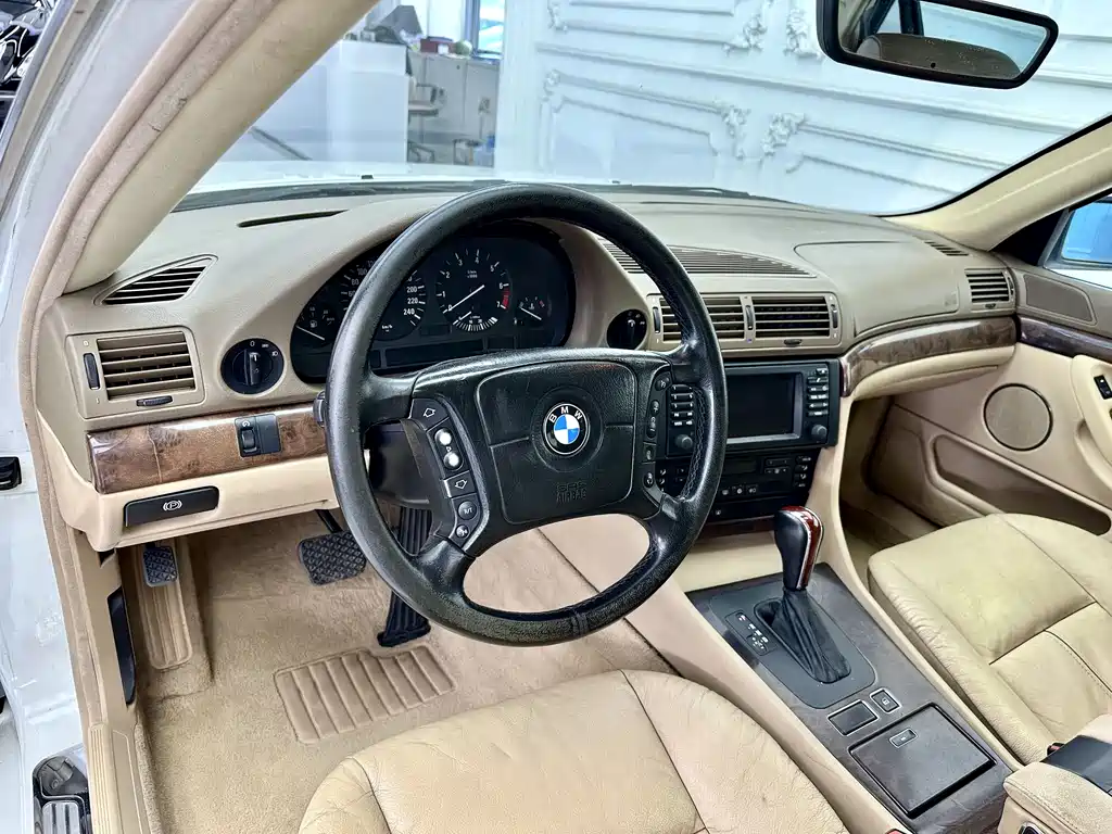 BMW 7 Series 7 2000 728iL