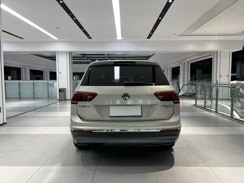 Volkswagen Tiguan L — миниатюра 16