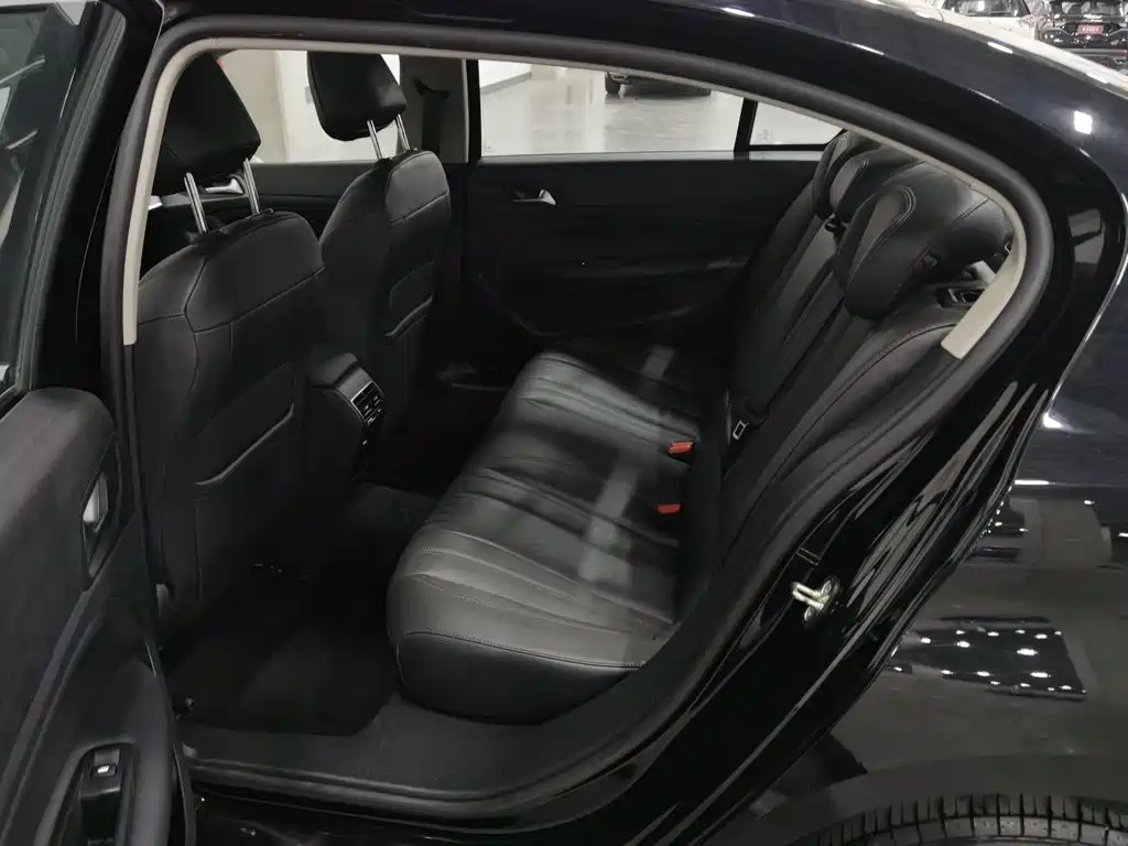 Peugeot 408 — миниатюра 15