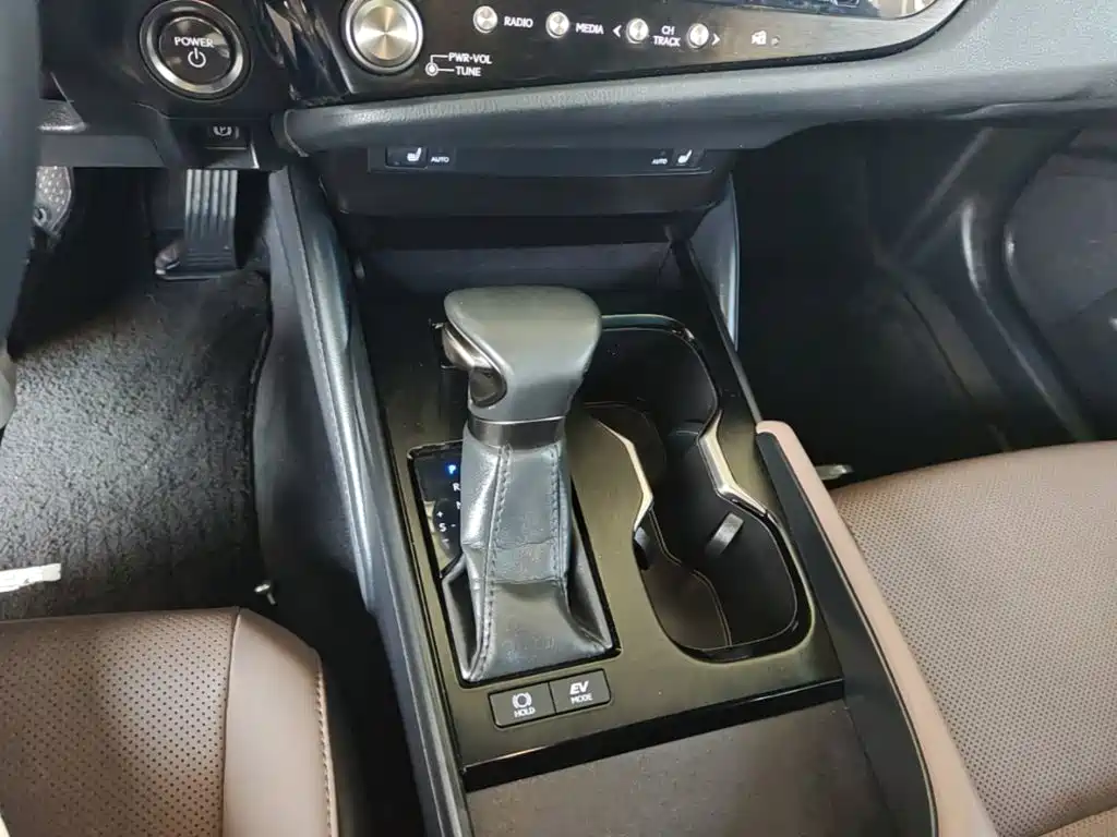 Lexus ES — миниатюра 14