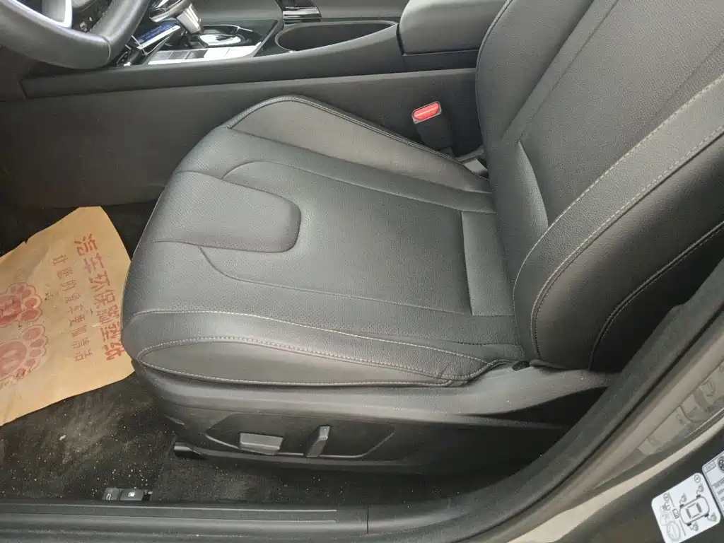 Hyundai Elantra — миниатюра 7