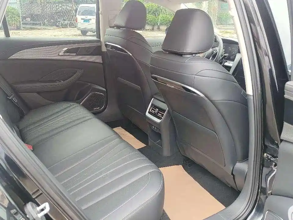 Hongqi Hongqi H5 — миниатюра 6