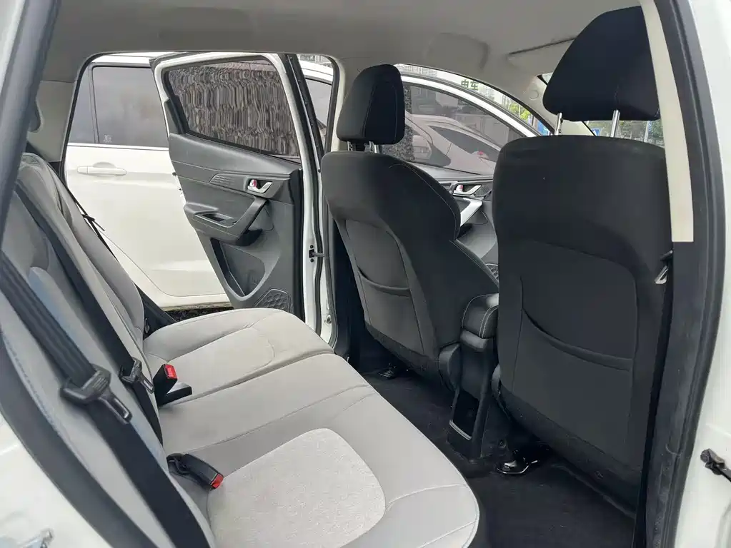 Changan EV — миниатюра 3