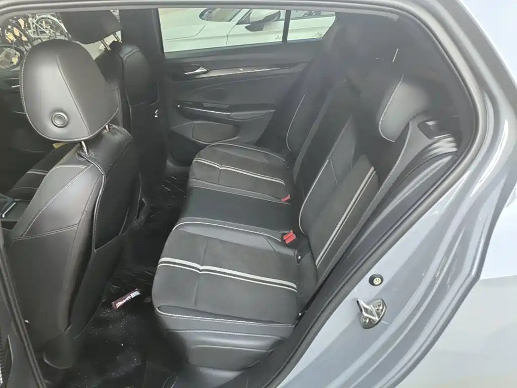 Volkswagen Golf — миниатюра 17
