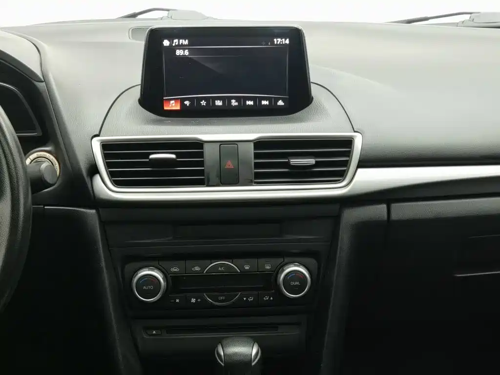 Mazda 3 Axela — миниатюра 12