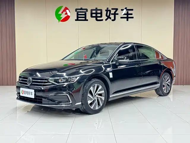 VOLKSWAGEN MAGOTAN GTE PLUG IN HYBRID 2023