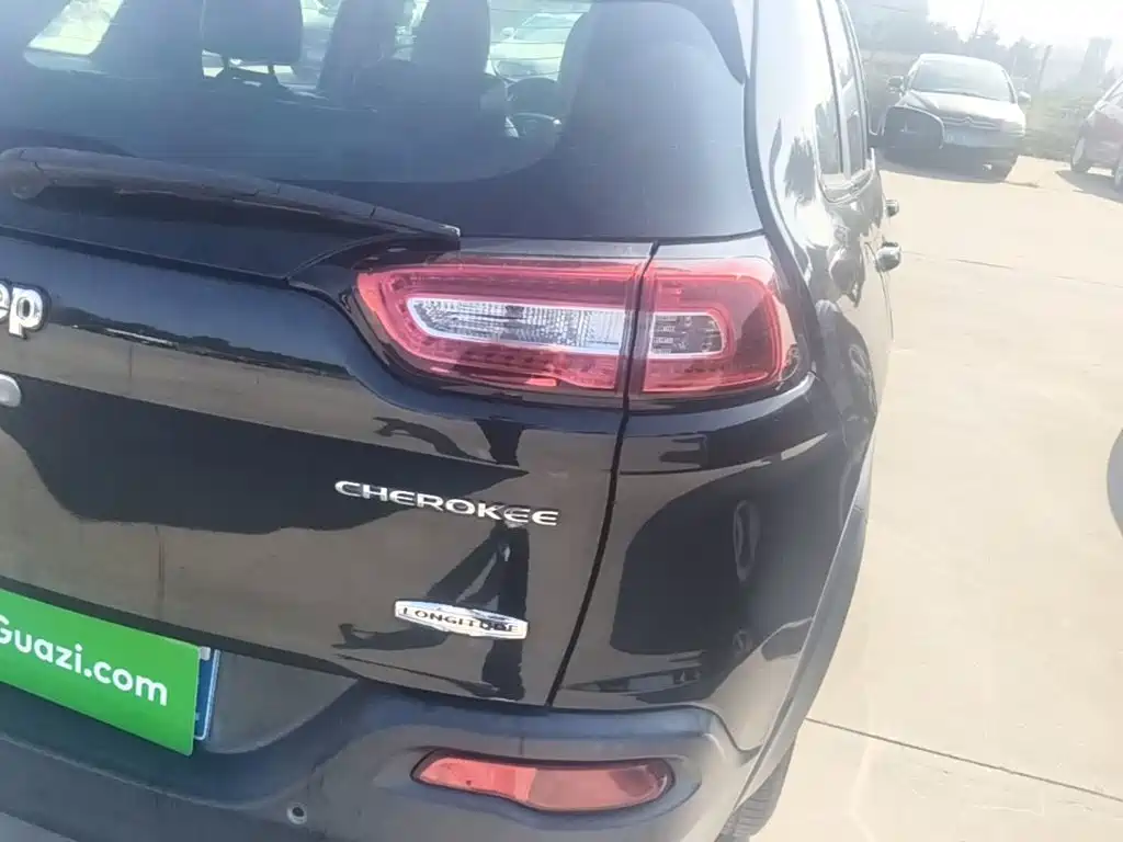 Jeep Cherokee — миниатюра 8