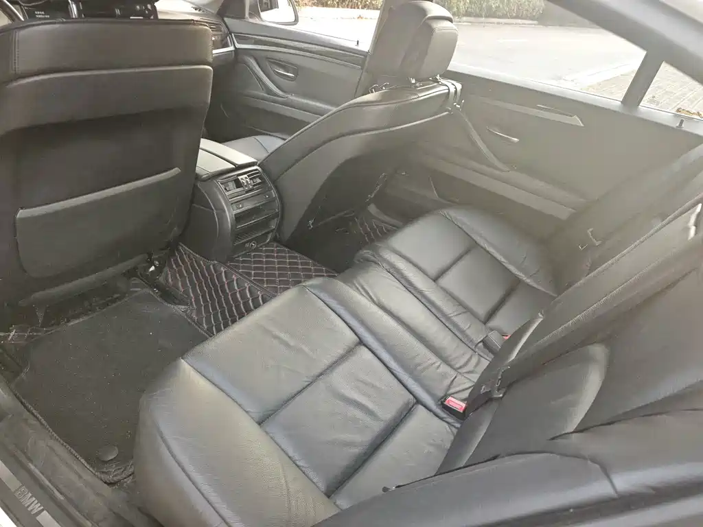 BMW 5 Series — миниатюра 7