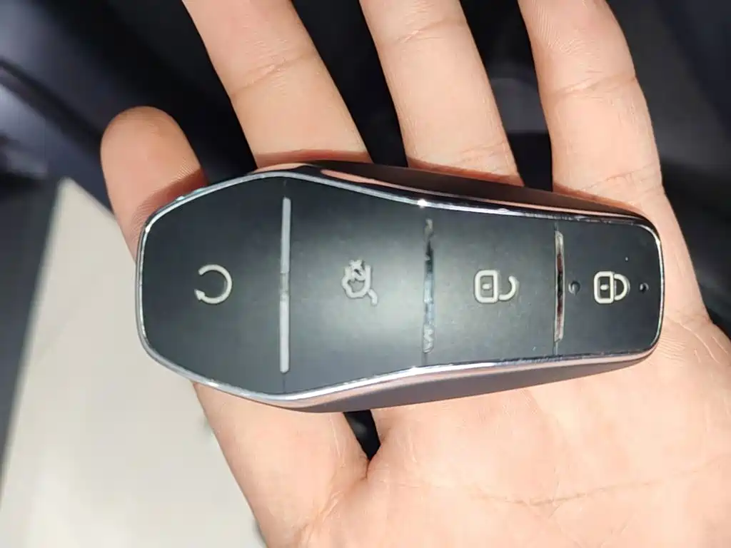 BYD L DM-i — миниатюра 9