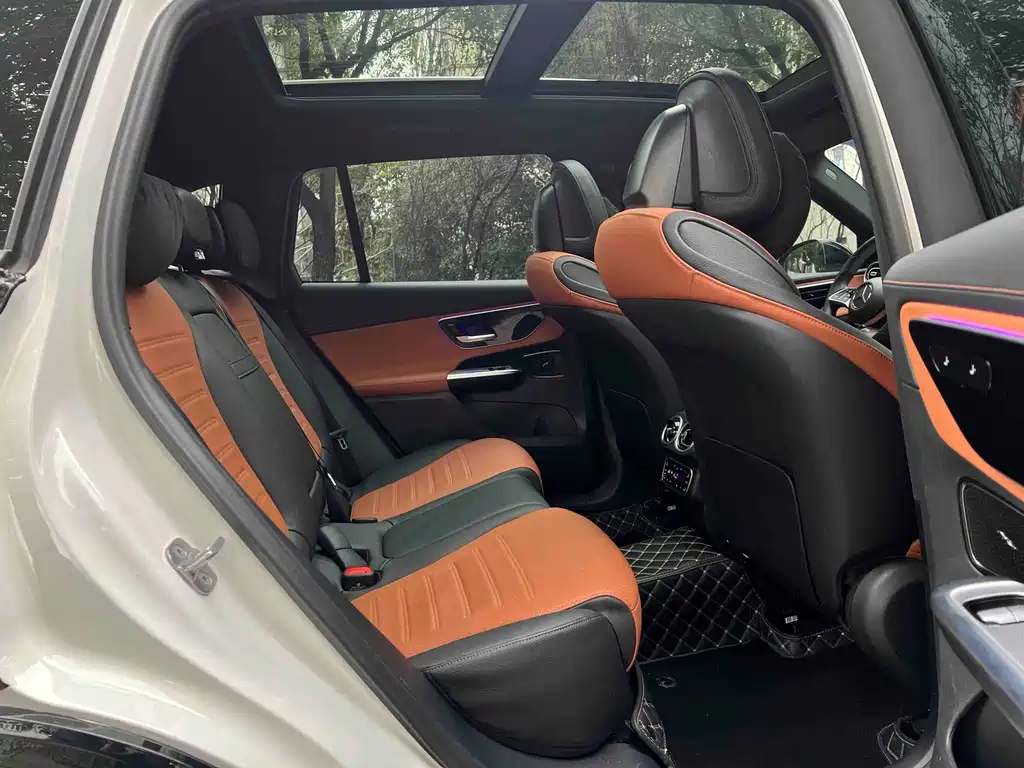 Mercedes-Benz GLC 2023 GLC 260 L 4MATIC 5 мест